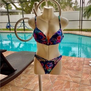 Colorful SUNDAZED Bikini floral sexy size Med B/C bra size NWT bright co…